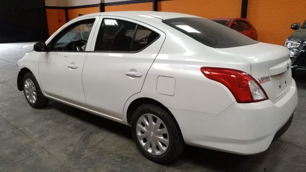 Nissan Versa 1.6 S 2017 marca auto peças pinhais