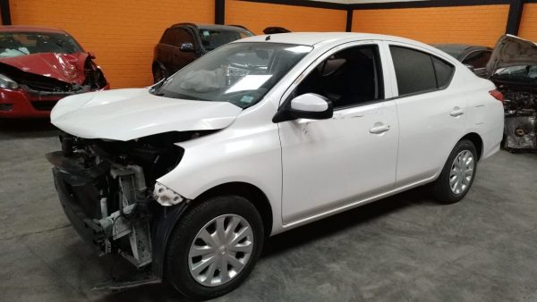 Nissan Versa 1.6 S 2017 marca auto peças pinhais