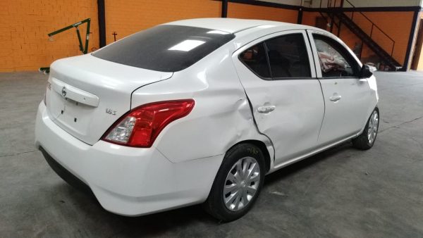 Nissan Versa 1.6 S 2017 marca auto peças pinhais