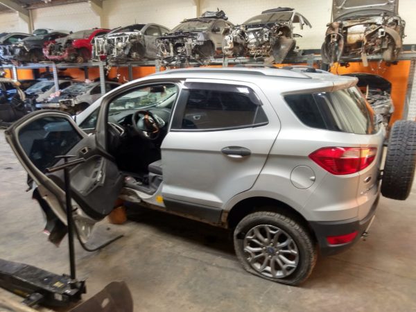 lateral Ford Ecosport