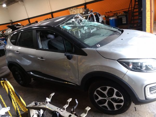 lateral Renault Captur intense 1.6